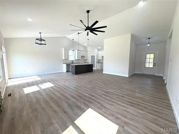 $449,900 | 363 Sleeping Indian Drive, Freeburg, IL 62243
