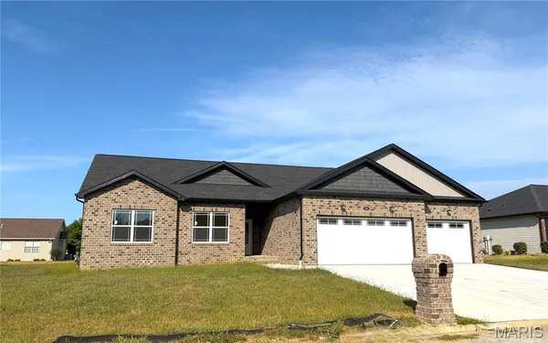 $449,900 | 363 Sleeping Indian Drive, Freeburg, IL 62243