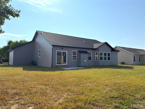 $449,900 | 363 Sleeping Indian Drive, Freeburg, IL 62243