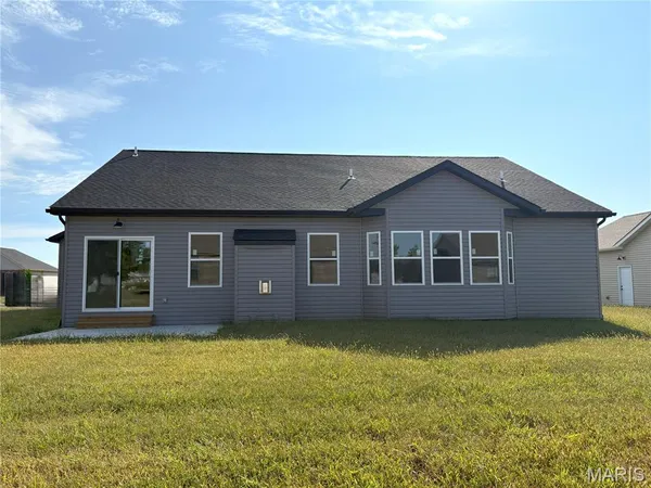 $449,900 | 363 Sleeping Indian Drive, Freeburg, IL 62243