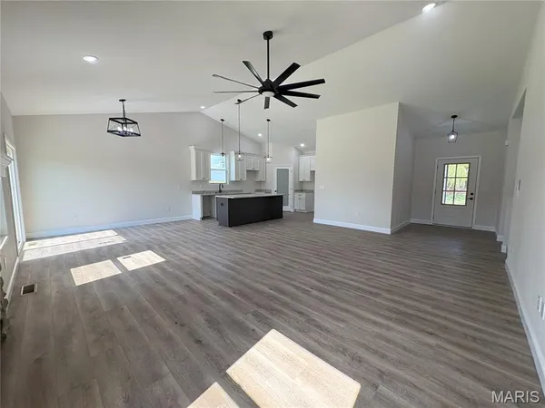$449,900 | 363 Sleeping Indian Drive, Freeburg, IL 62243