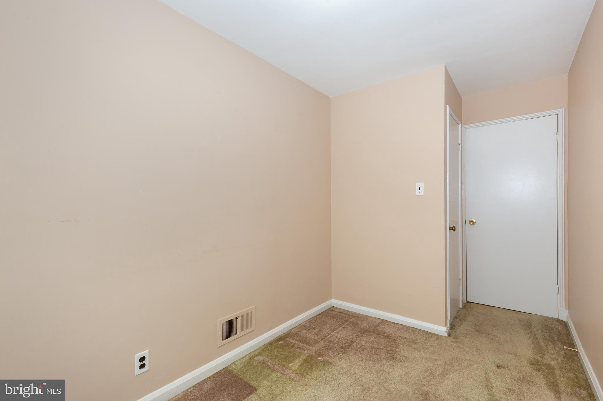 729 Aldworth Road Dundalk, MD 21222 - Photo 24 of 39 Bedroom 3
