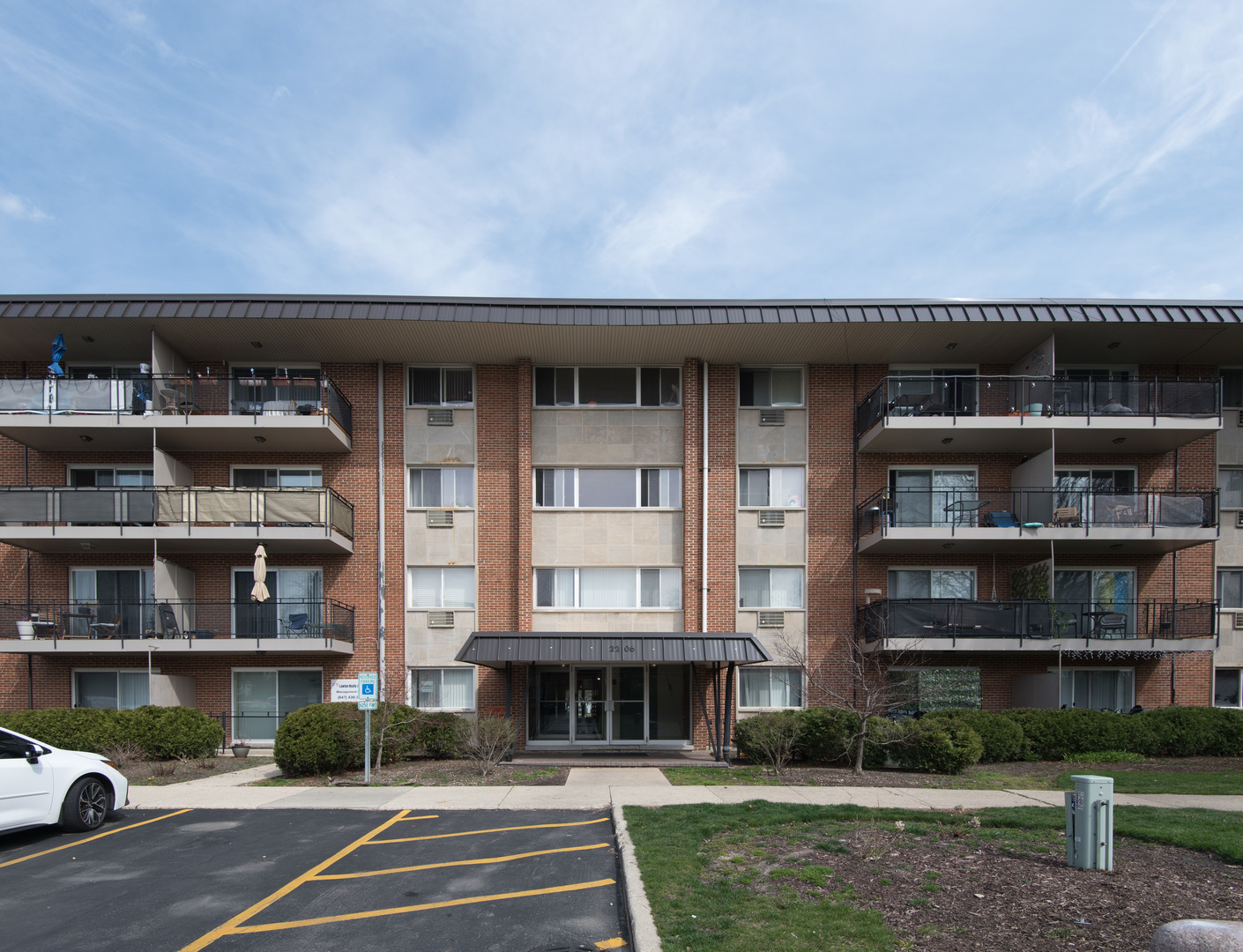 2206 South Goebbert Road, Unit 404 Arlington Heights, IL 60005 - Photo 1 of 19