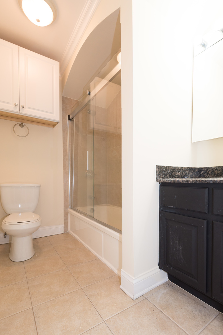 2206 South Goebbert Road, Unit 404 Arlington Heights, IL 60005 - Photo 11 of 19