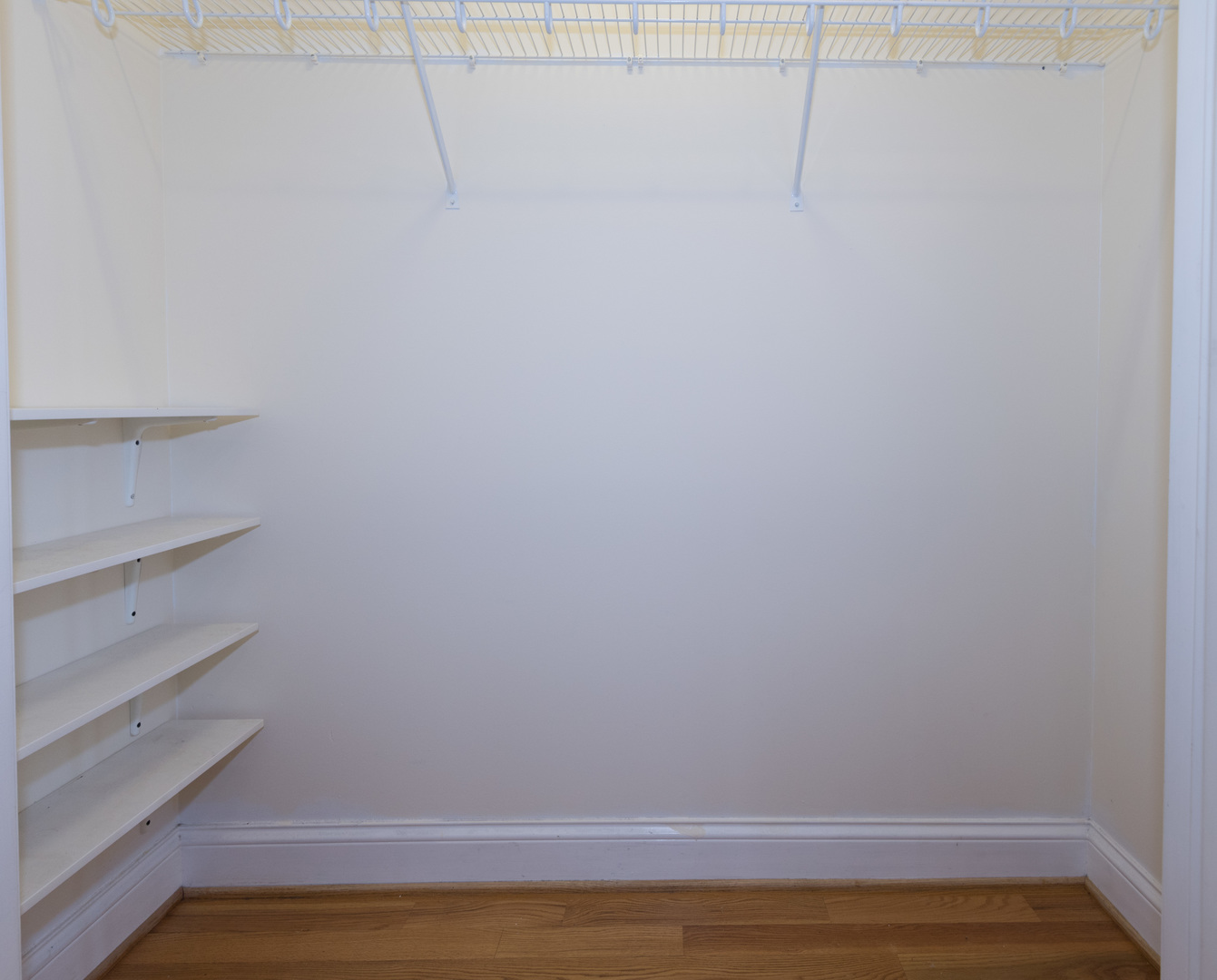 2206 South Goebbert Road, Unit 404 Arlington Heights, IL 60005 - Photo 13 of 19