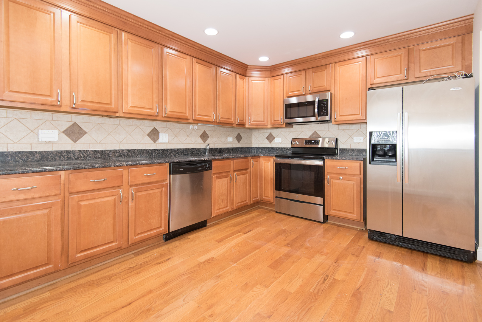 2206 South Goebbert Road, Unit 404 Arlington Heights, IL 60005 - Photo 6 of 19