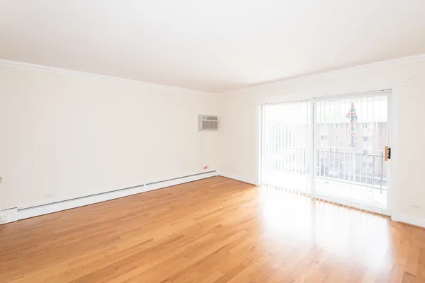 $1,950 | 2206 South Goebbert Road, Unit 404, Arlington Heights, IL 60005