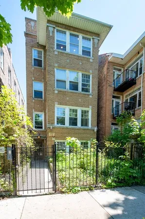 $2,100 | 4825 North Sawyer Avenue, Unit 2, Chicago, IL 60625