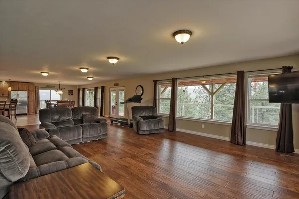 $875,000 | 419 Highway 395, Colville, WA 99114
