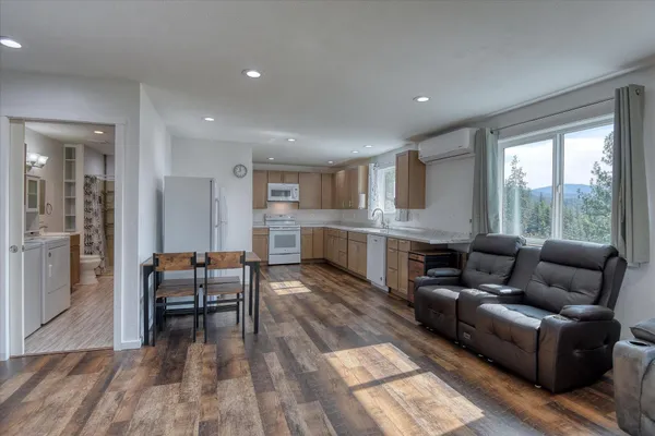 $875,000 | 419 Highway 395, Colville, WA 99114