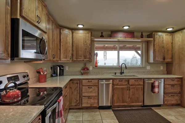 $875,000 | 419 Highway 395, Colville, WA 99114