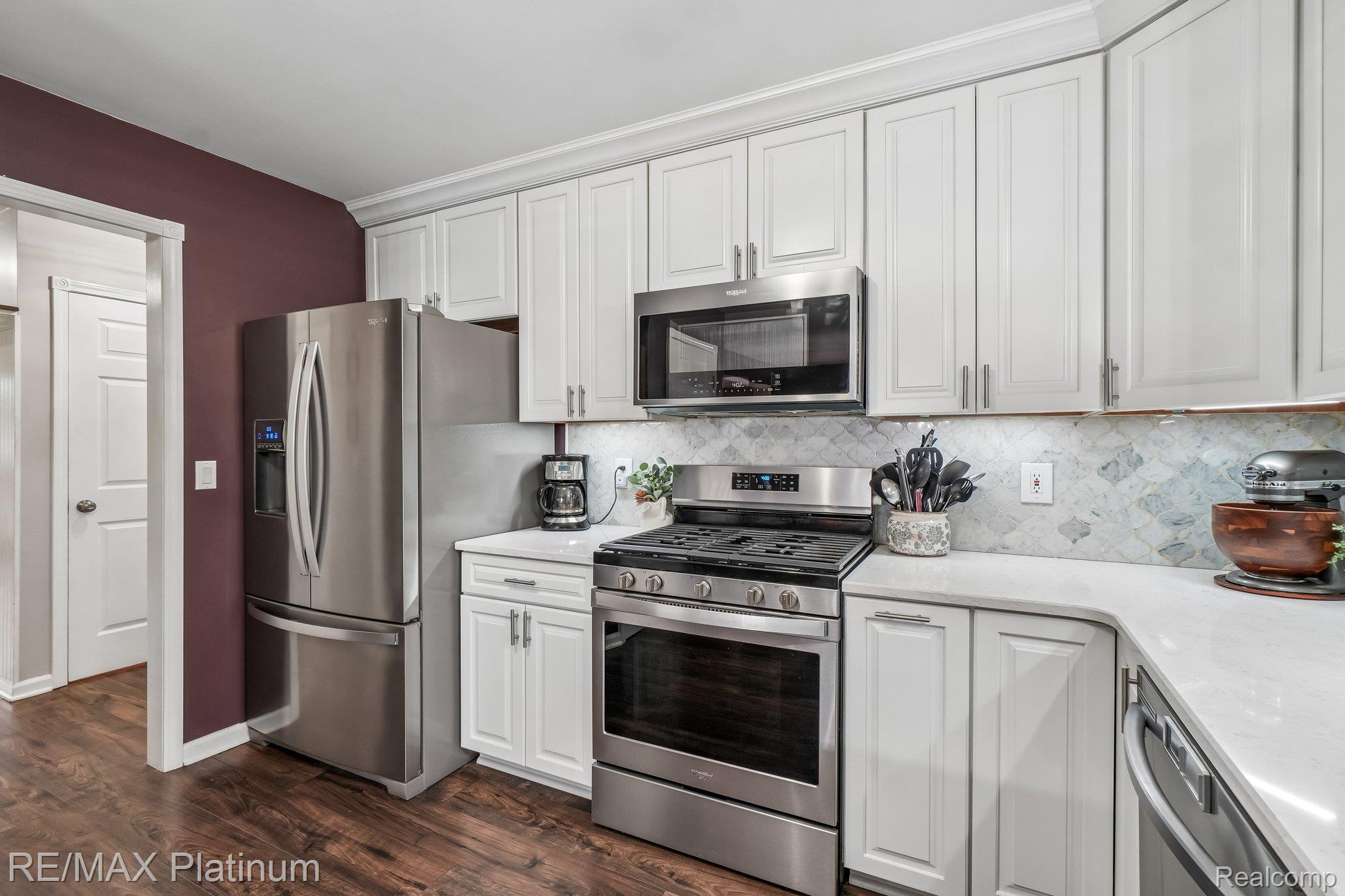 2353 Chestnut Bend Howell, MI 48855 - Photo 4 of 25 2353 Chestnut Bend
Updated Kitchen