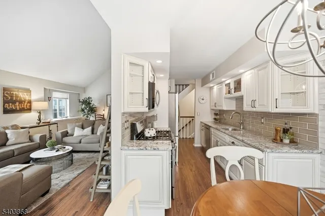 $489,900 | 3811 Melville Court, Mahwah, NJ 07430