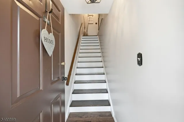 $489,900 | 3811 Melville Court, Mahwah, NJ 07430