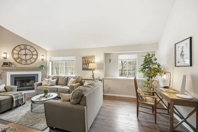 $489,900 | 3811 Melville Court, Mahwah, NJ 07430