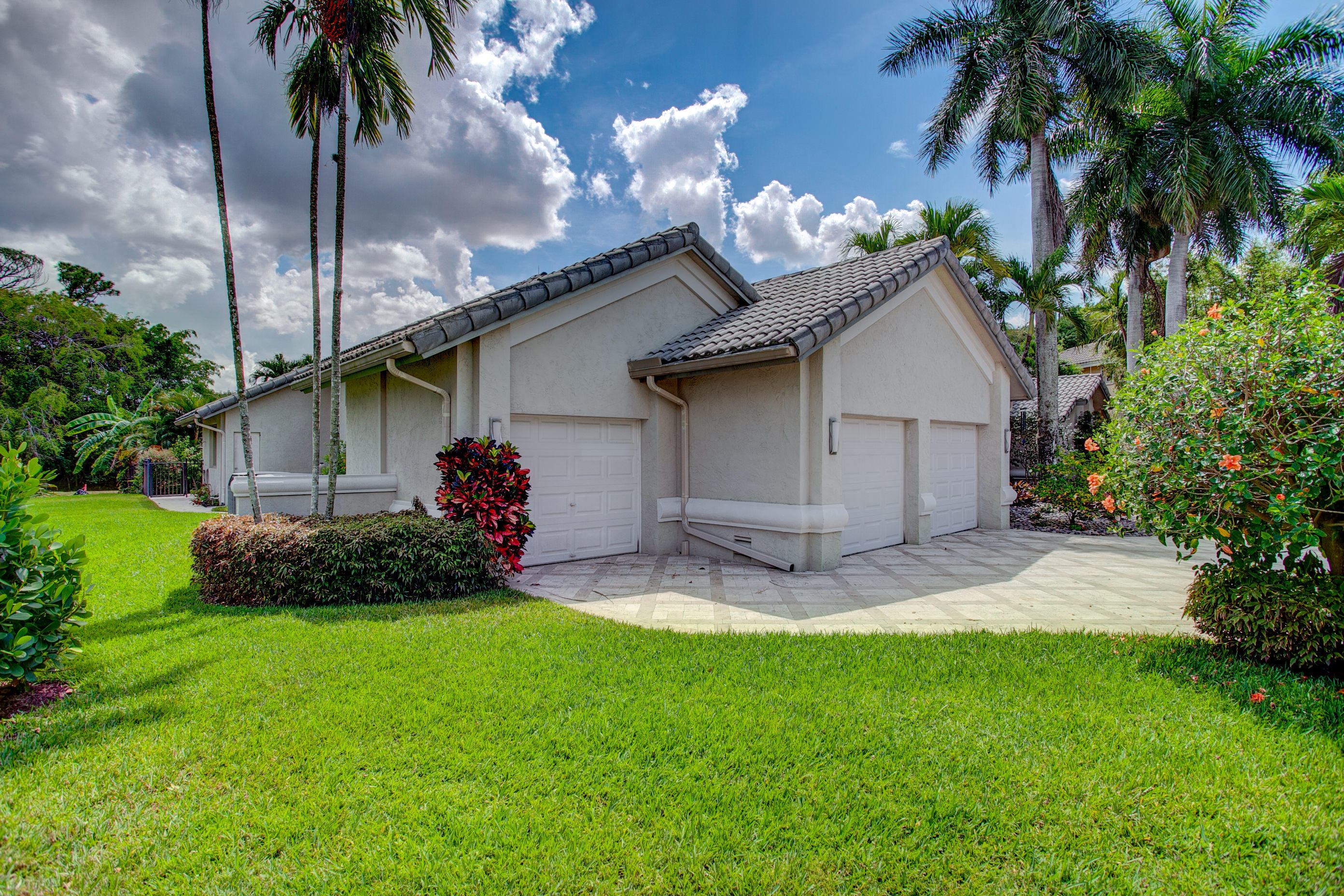 3010 Andrews Place Boca Raton, FL 33434 - Photo 5 of 80 27_interiors done (72 of 128)