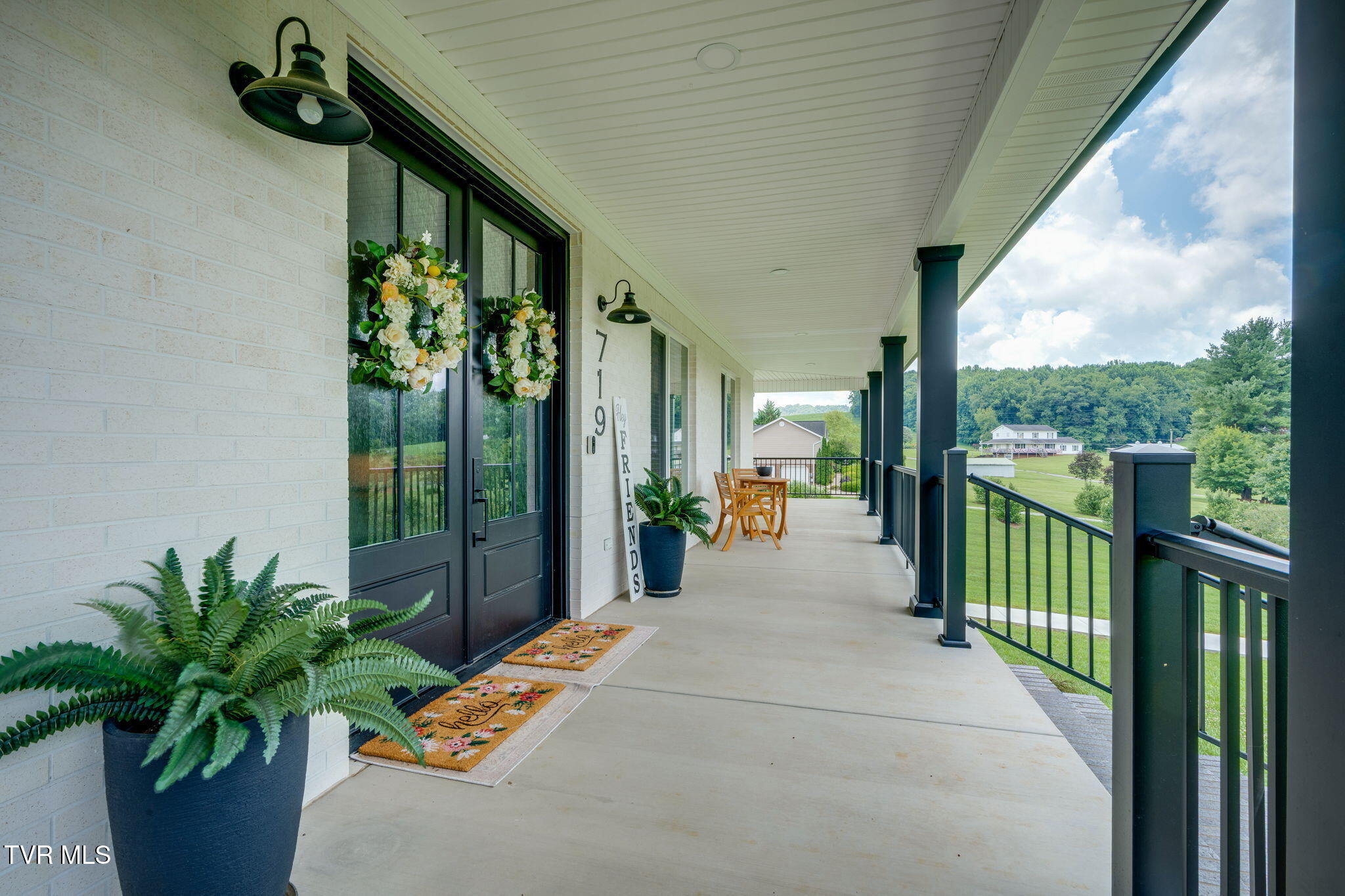 719 Fall Creek Road Blountville, TN 37617 - Photo 6 of 46 002
