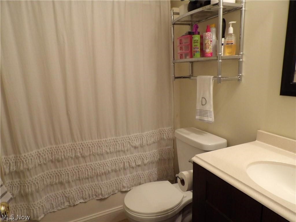 62 Hawk Ridge Rittman, OH 44270 - Photo 8 of 26 The Bathroom is tastefully Updated too.