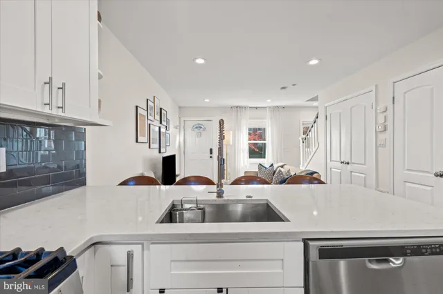 $2,350 | 134 35th Street Northeast, Washington, DC 20019