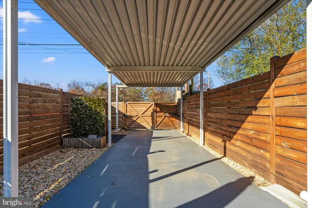 $2,350 | 134 35th Street Northeast, Washington, DC 20019