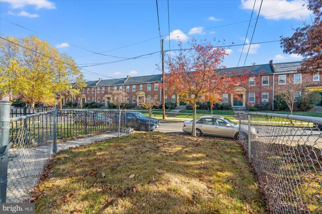 $2,350 | 134 35th Street Northeast, Washington, DC 20019