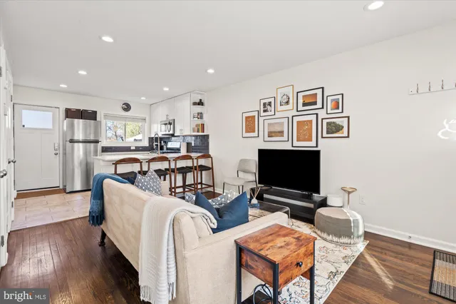 $2,350 | 134 35th Street Northeast, Washington, DC 20019