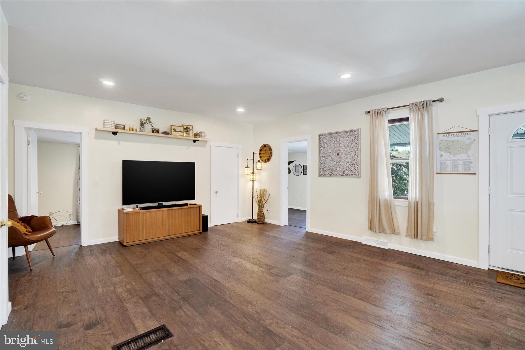 1635 Conewago Creek Road Manchester, PA 17345 - Photo 2 of 26