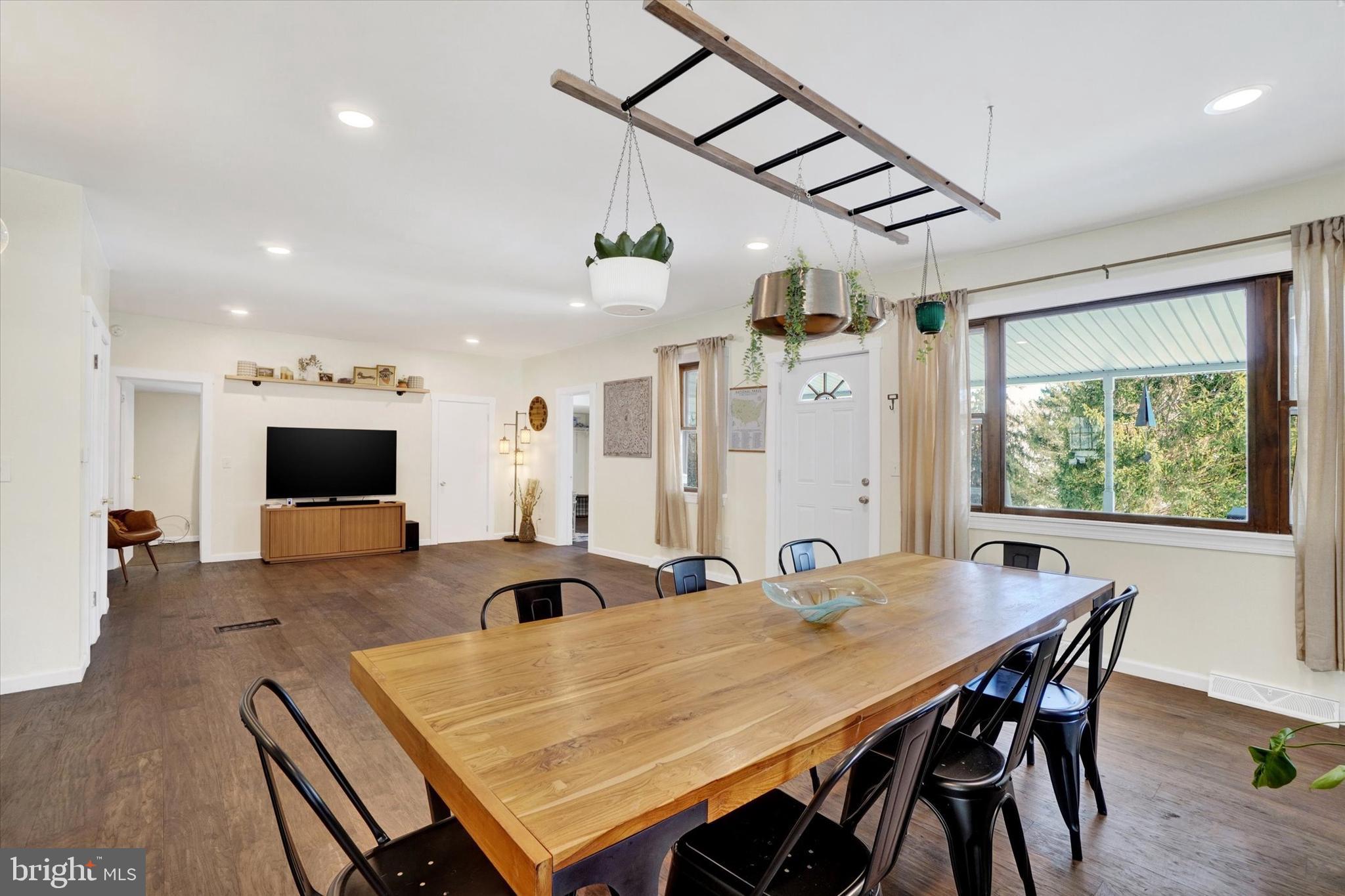 1635 Conewago Creek Road Manchester, PA 17345 - Photo 5 of 26