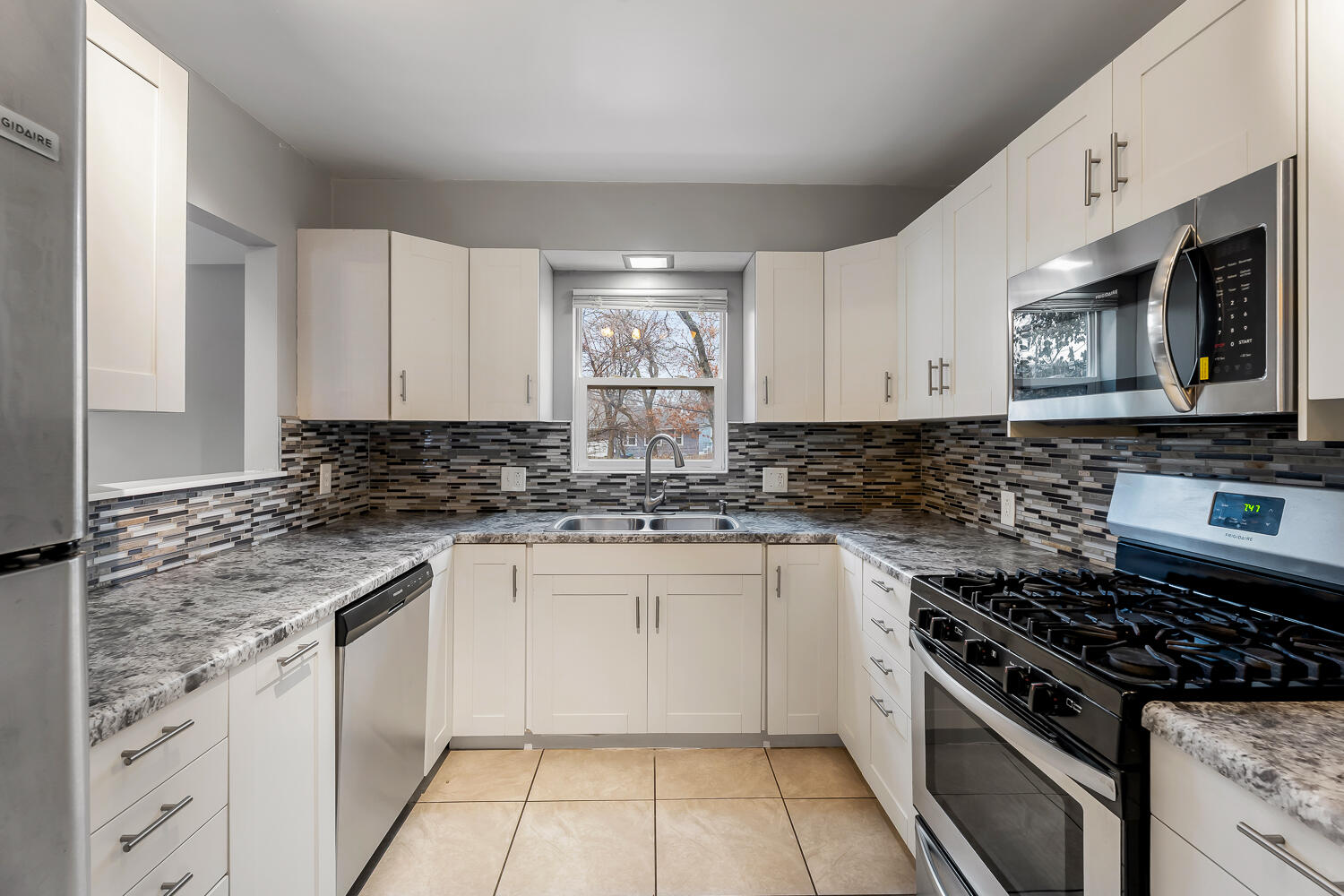 6400 Ash Avenue Gary, IN 46403 - Photo 8 of 35 1500x1000