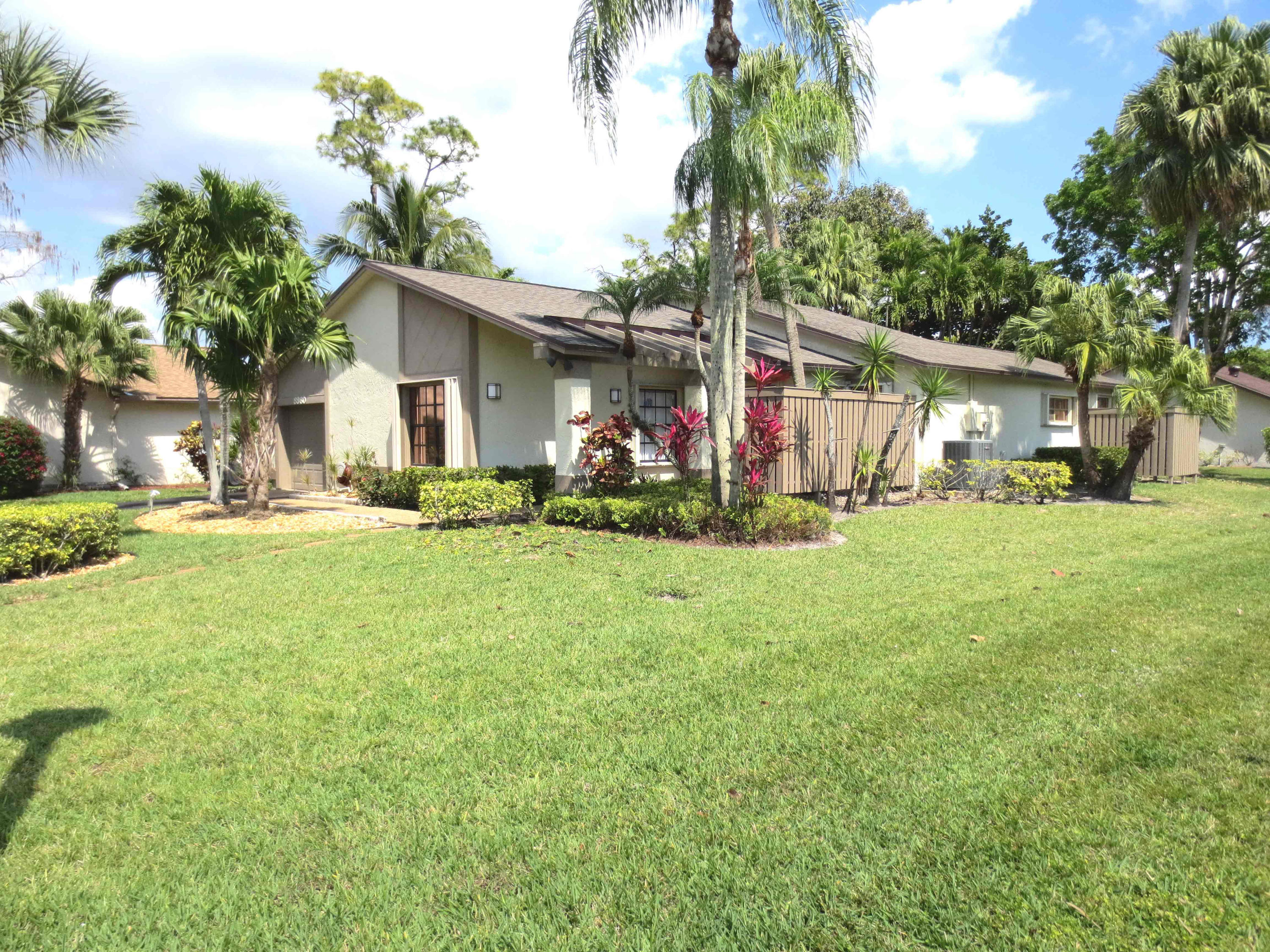 8980 Old Pine Way Boca Raton, FL 33433 - Photo 2 of 17 SET BACK ON DEEP CORNER LOT