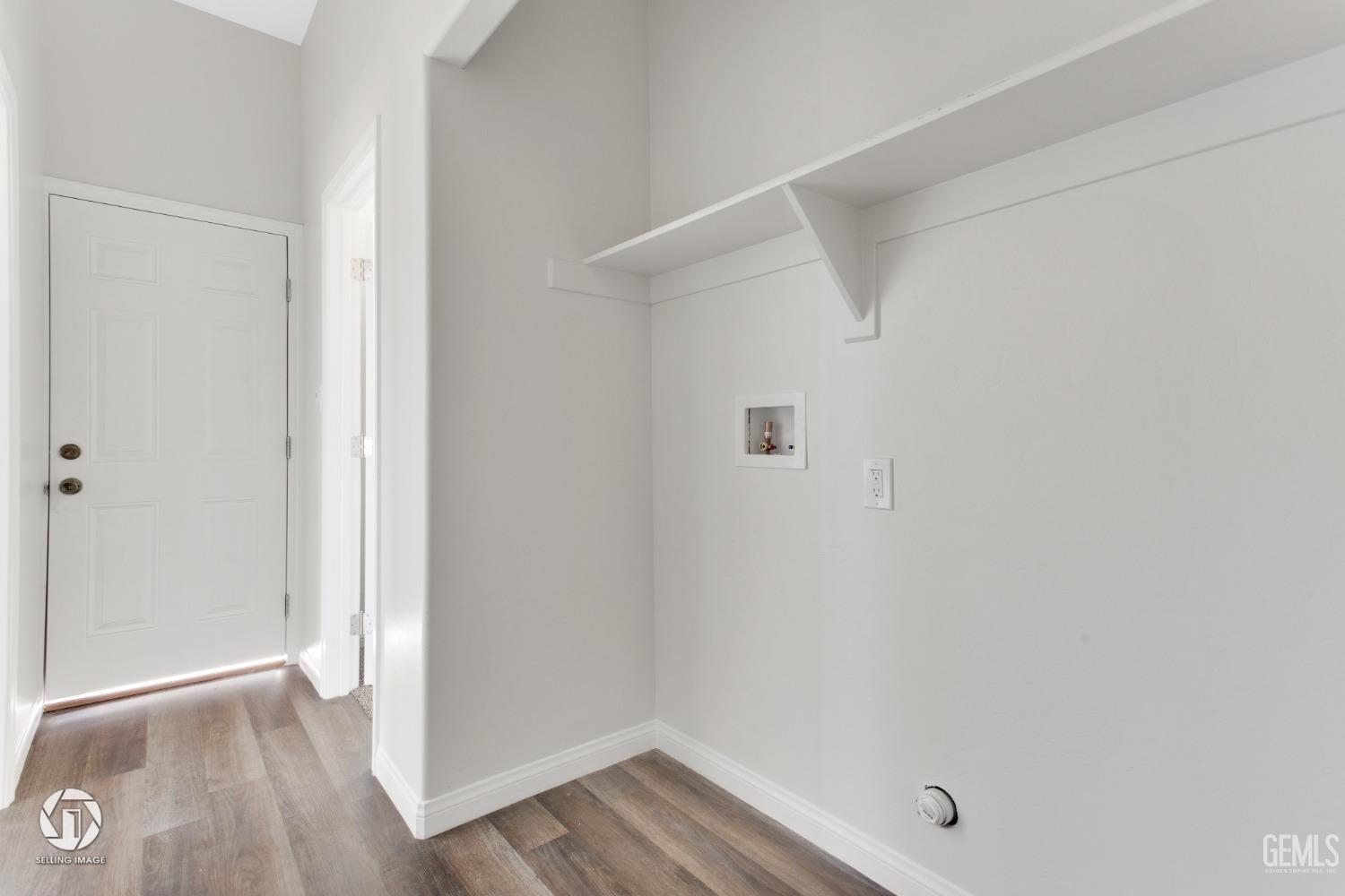 Undisclosed Address Bakersfield, CA 93305 - Photo 22 of 28 a view of an empty room