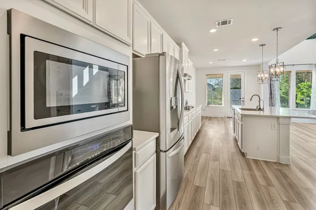 $3,000 | 17702 East Sea Rosemary Court East, Conroe, TX 77385