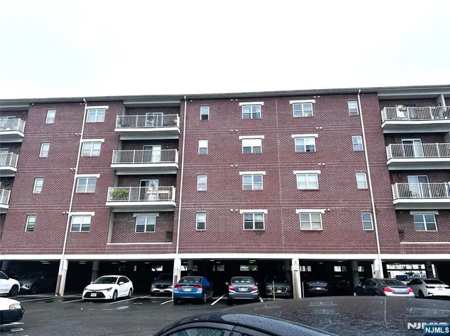 $398,000 | 39 Union Street, Unit 105, Hackensack, NJ 07601