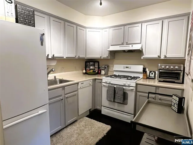 $398,000 | 39 Union Street, Unit 105, Hackensack, NJ 07601