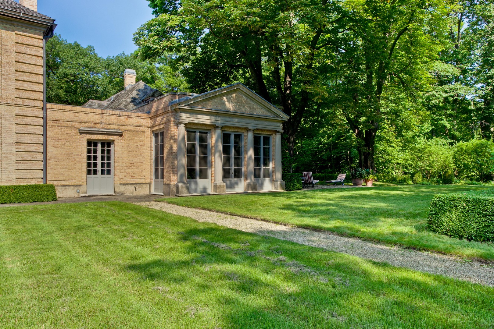 111 Moffett Road Lake Bluff, IL 60044 - Photo 48 of 51 front view of a house with a yard