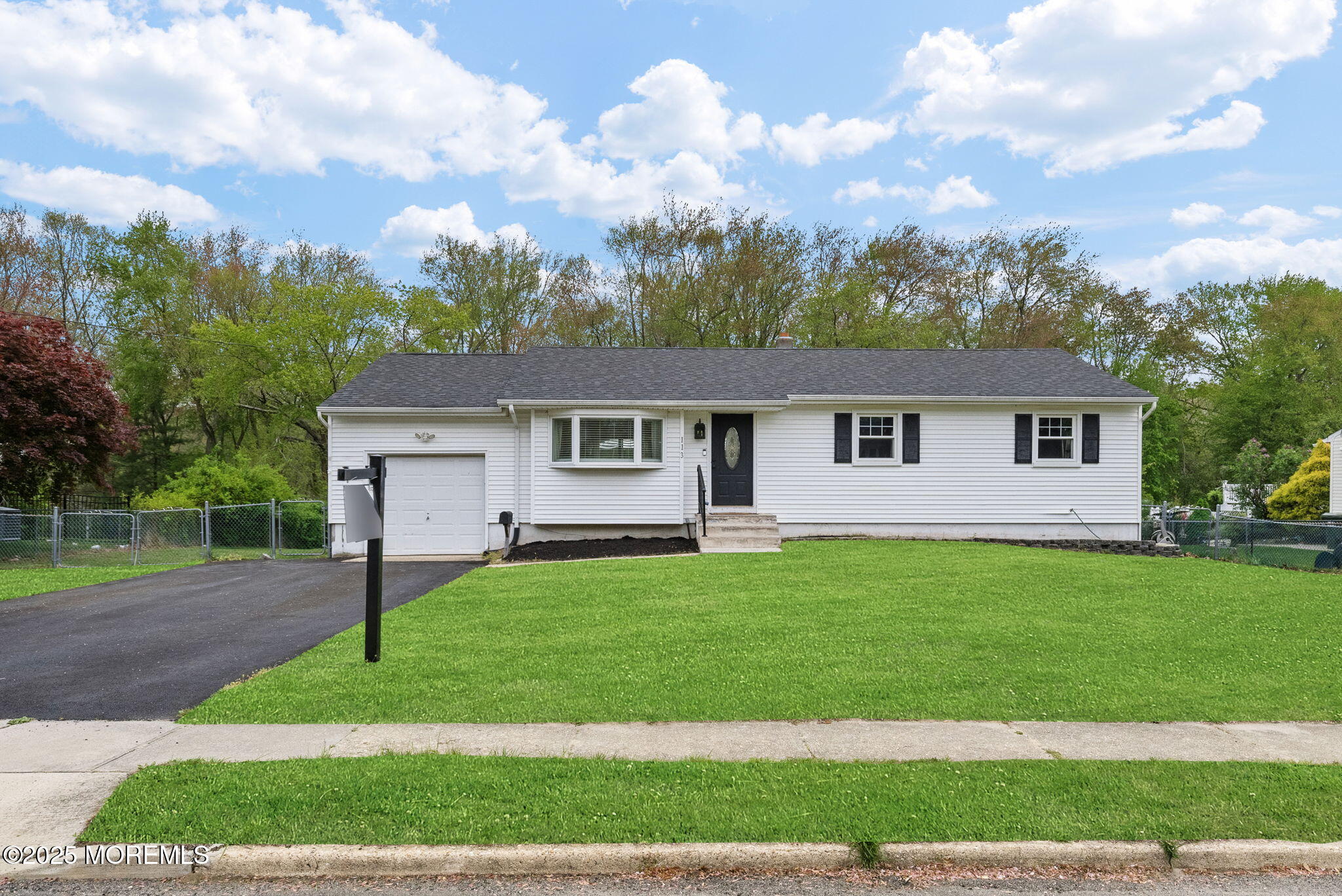 113 Darien Road Howell, NJ 07731 - Photo 22 of 51 43-web-or-mls-DSC07643