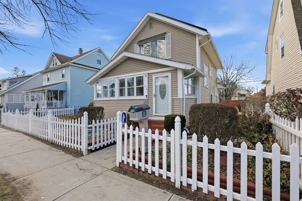 $279,900 | 116 Stockman Street, Springfield, MA 01104