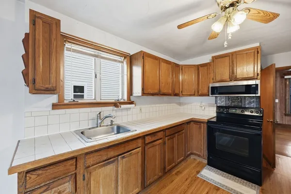 $279,900 | 116 Stockman Street, Springfield, MA 01104