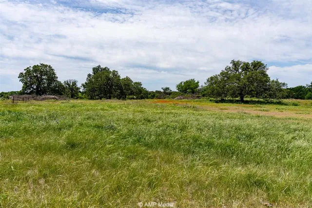 $2,100,000 | 17921 Highway 16, Comanche, TX 76442