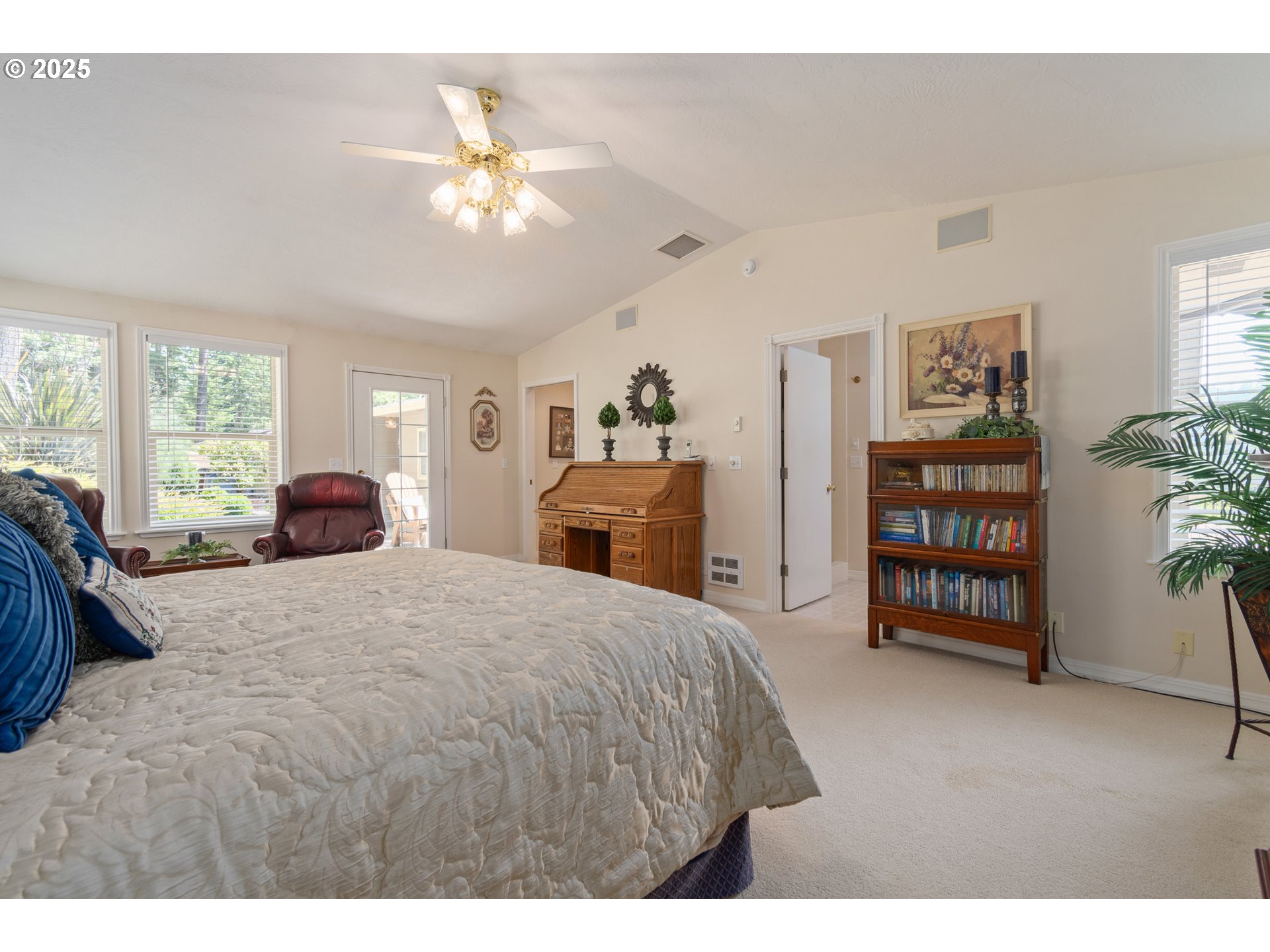 27023 Petzold Road Eugene, OR 97402 - Photo 17 of 48 Gallery Image 17