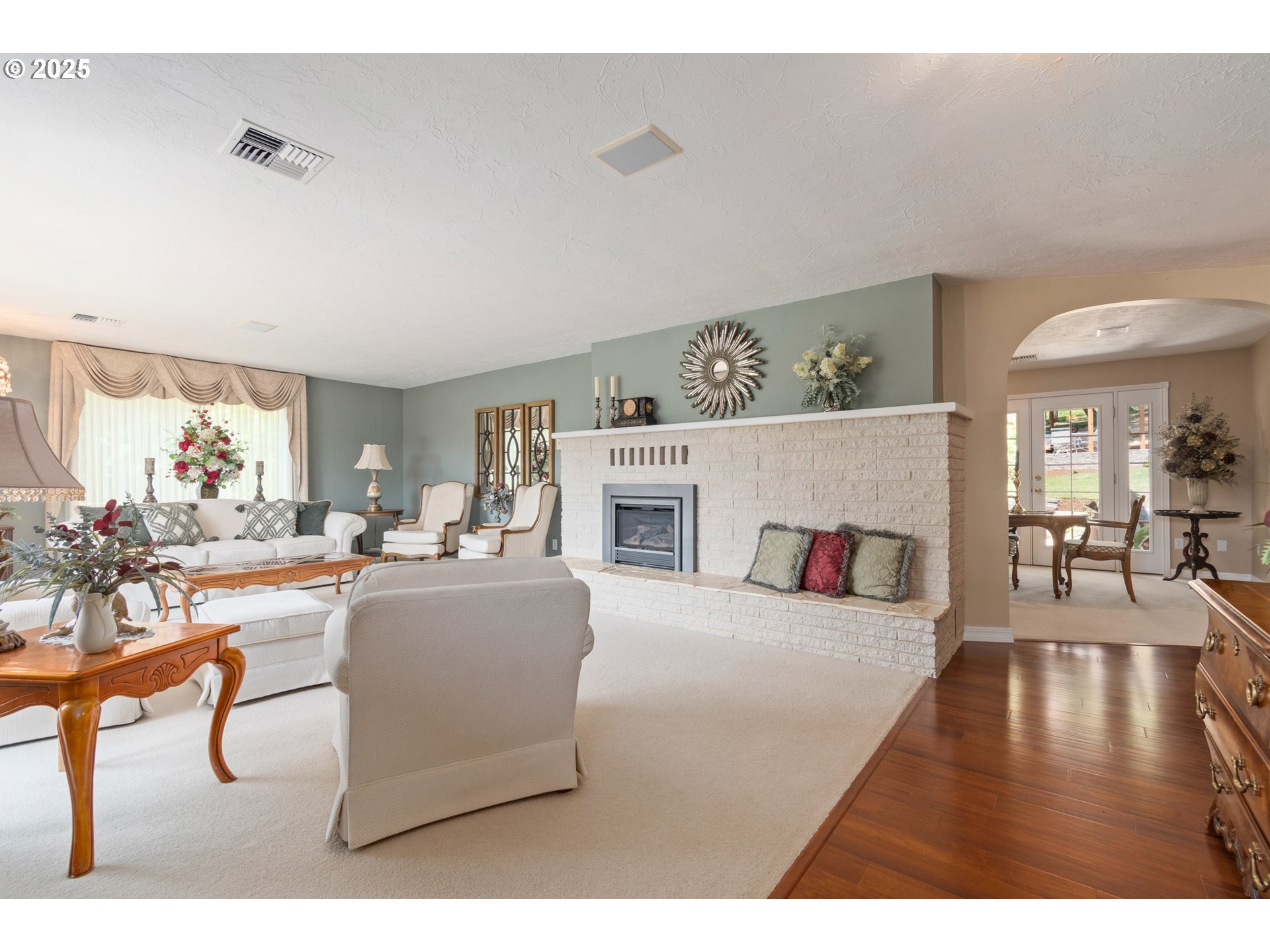 27023 Petzold Road Eugene, OR 97402 - Photo 3 of 48 Gallery Image 3
