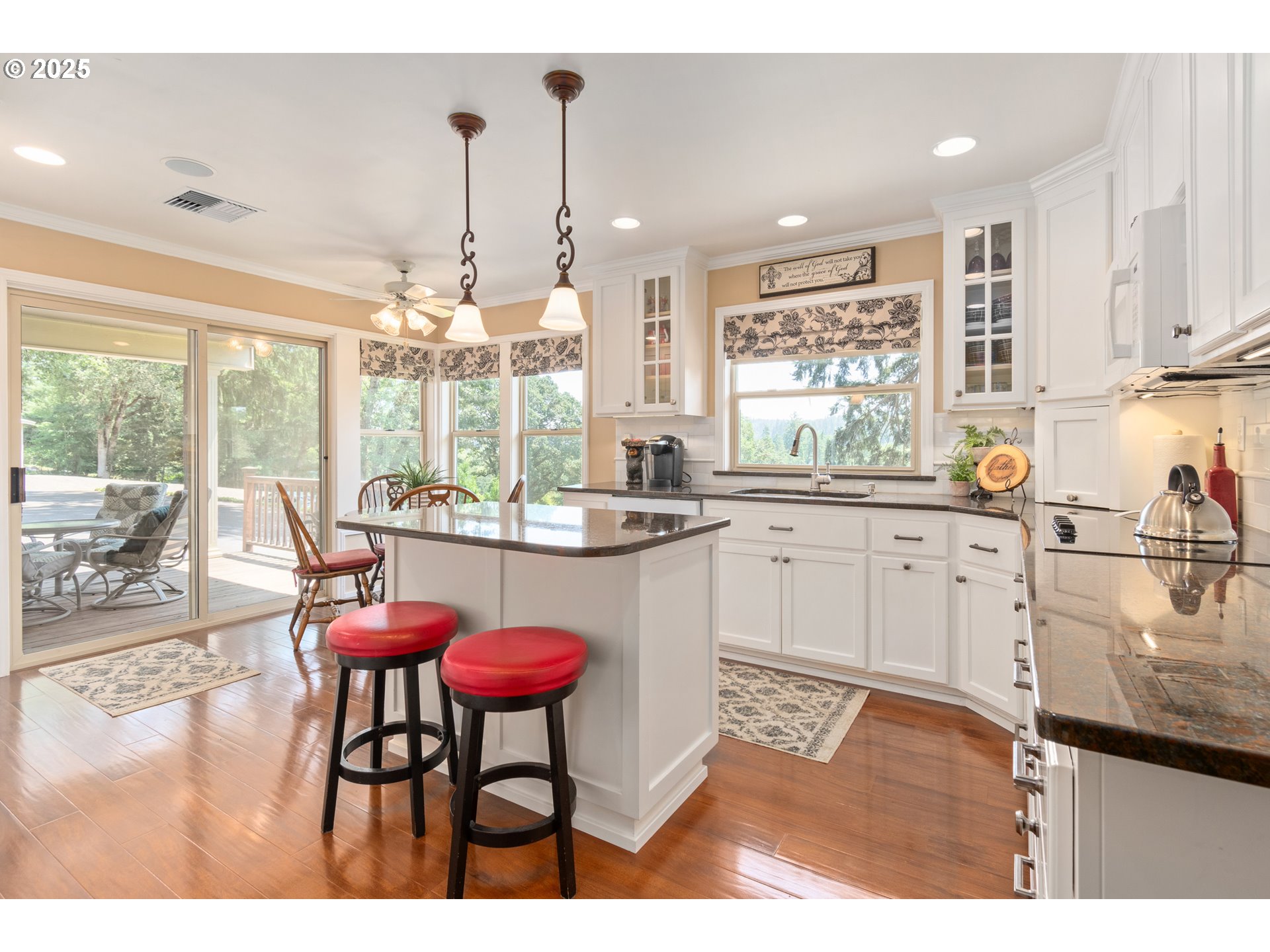 27023 Petzold Road Eugene, OR 97402 - Photo 8 of 48 Gallery Image 8