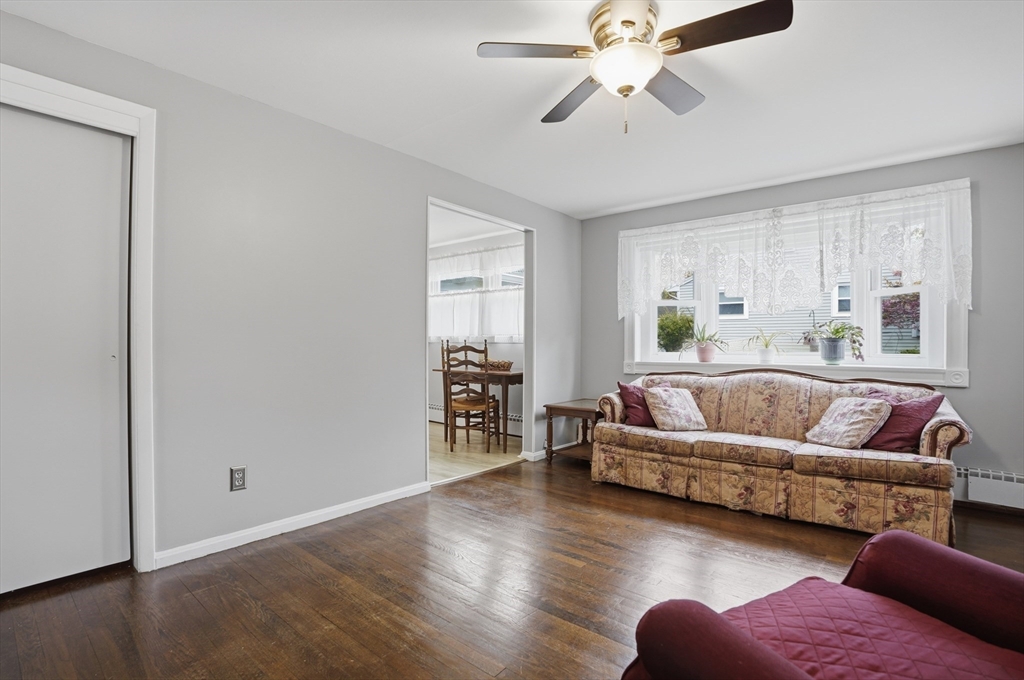 35 Burnham Road Lowell, MA 01852 - Photo 4 of 32