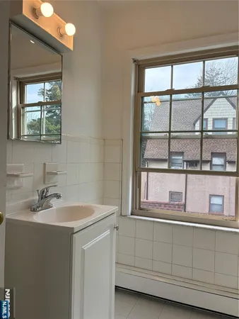 $1,579 | 1 Club Street, Unit 3, Montclair, NJ 07042