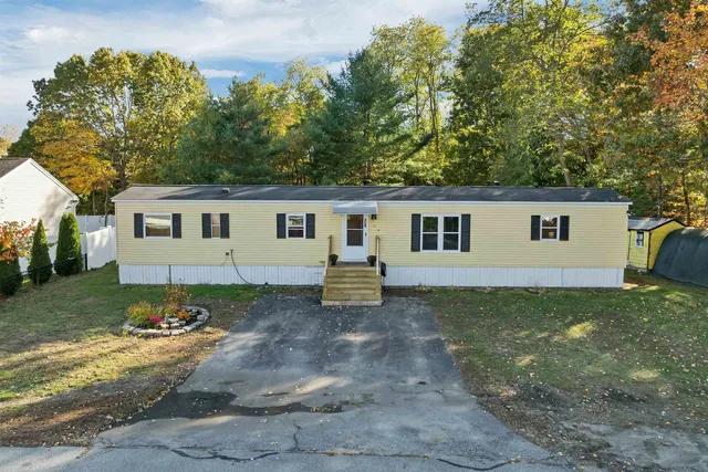 $299,000 | 28 Brooks Road, Seabrook, NH 03874
