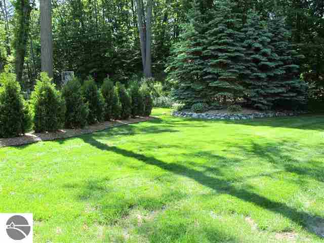 7753 East Shore Road Traverse City, MI 49686 - Photo 53 of 82 1844922-52.JPG