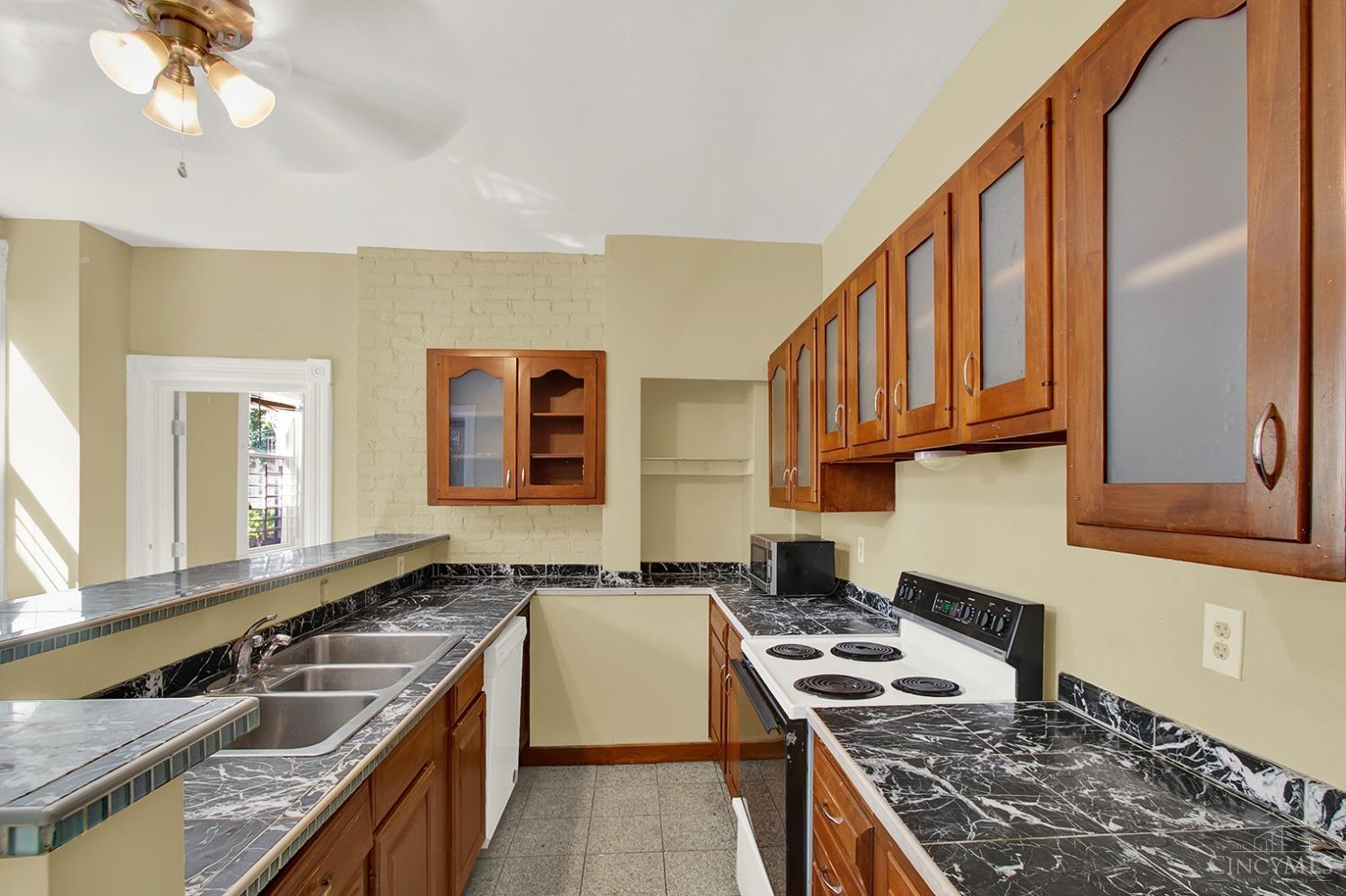 2208 Ravine Street Cincinnati, OH 45219 - Photo 12 of 53