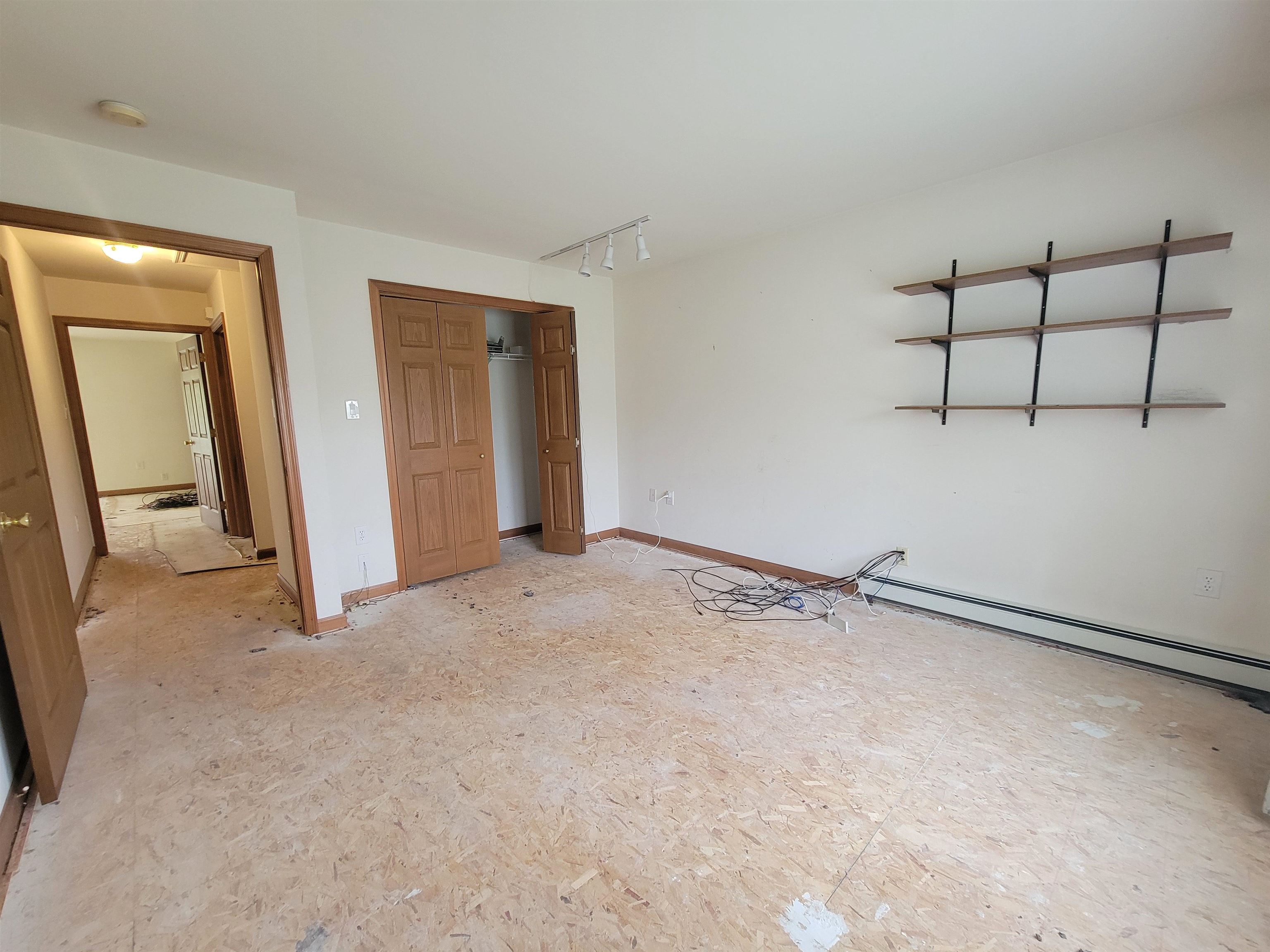 42 Chester Road Raymond, NH 03077 - Photo 15 of 34