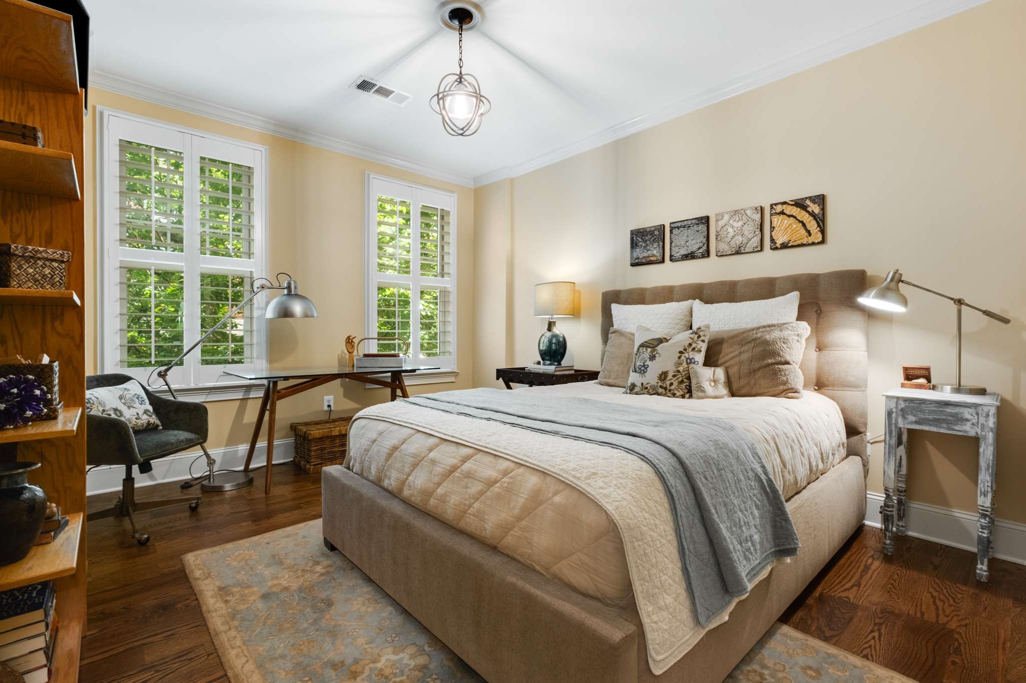 4401 Ridgefield Way Nashville, TN 37205 - Photo 33 of 46 a bedroom with a bed and a table chair