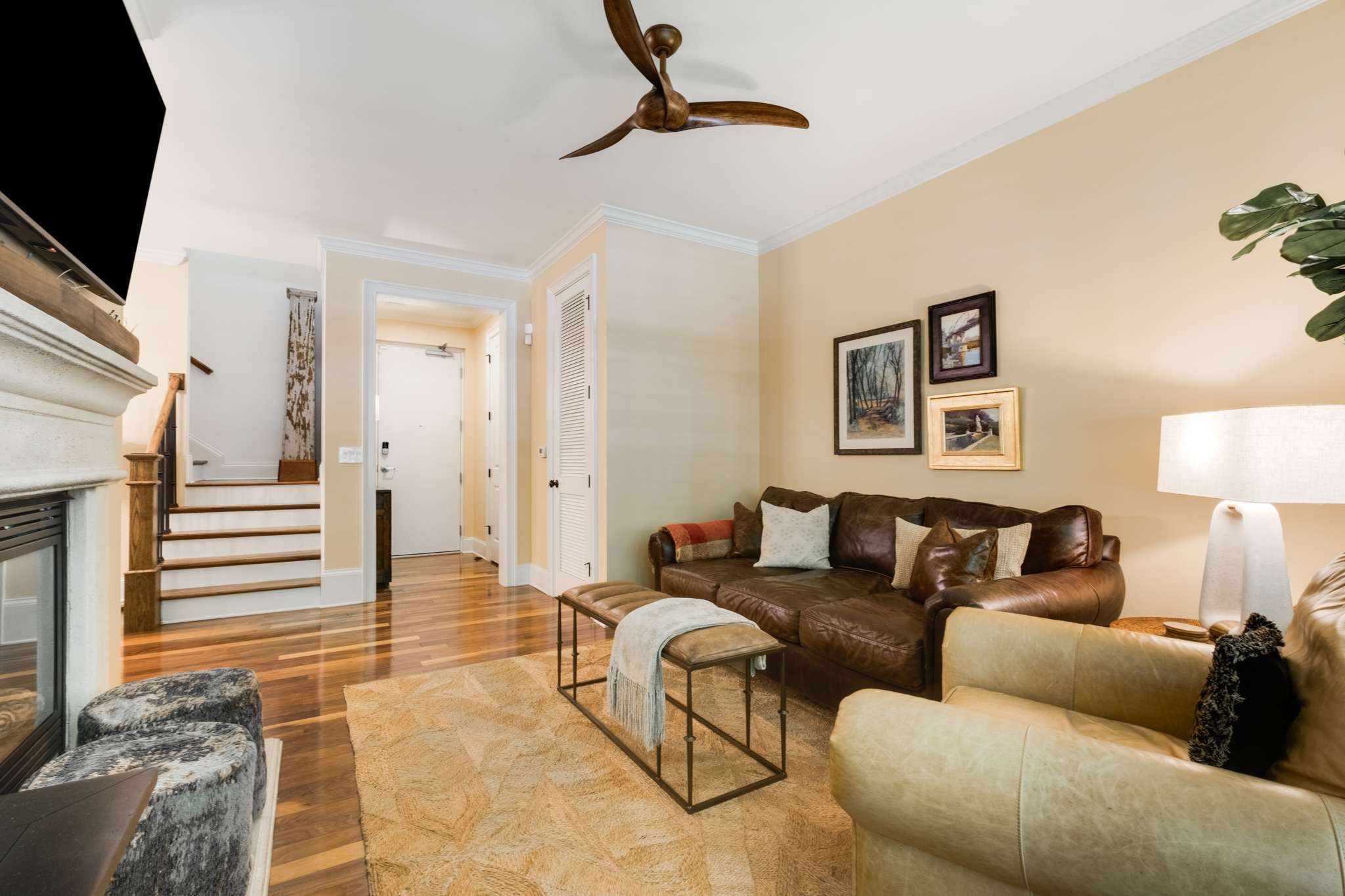 4401 Ridgefield Way Nashville, TN 37205 - Photo 10 of 46 a living room with furniture and a flat screen tv
